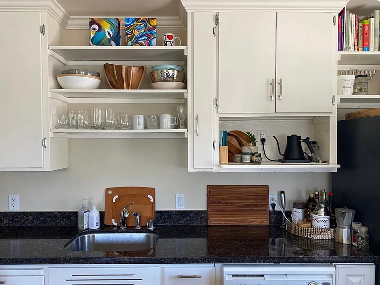 912 Fremont Pl — Photo 4