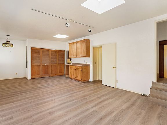 3rd image of 1367 Higuera St