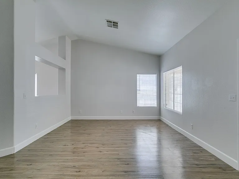 9660 Crystal Ridge Rd — Photo 6