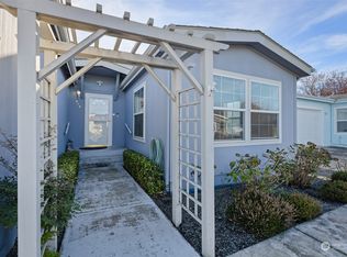 524 N 7th Ave, Sequim, WA 98382