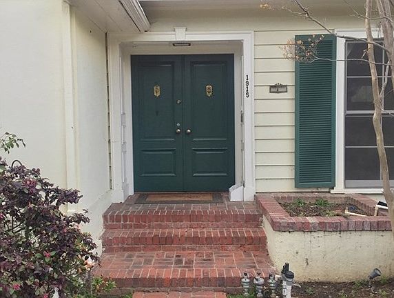 2nd image of 1915 Sycamore Dr