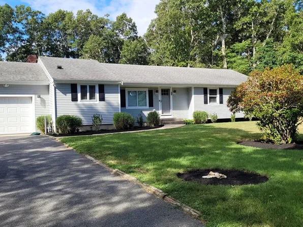 47 Goose Point Rd, Barnstable, MA 02630