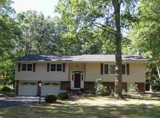 16 Geneva Dr, Hopewell Junction, NY 12533