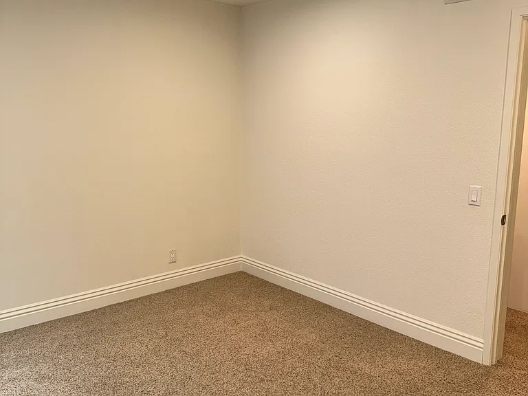 22822 Nolan St — Photo 4