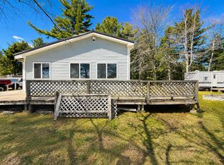 116 Lakeview Ln, Baileyville, ME 04694