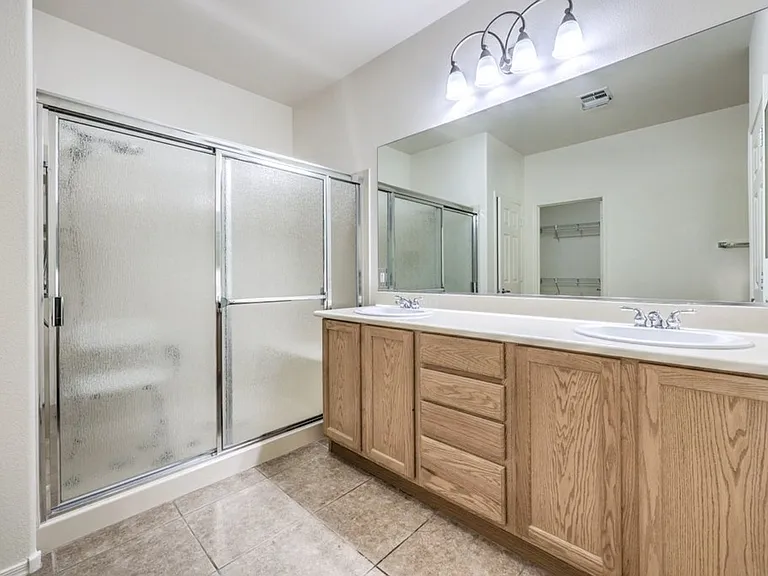 2103 Sawtooth Mountain Dr — Photo 17