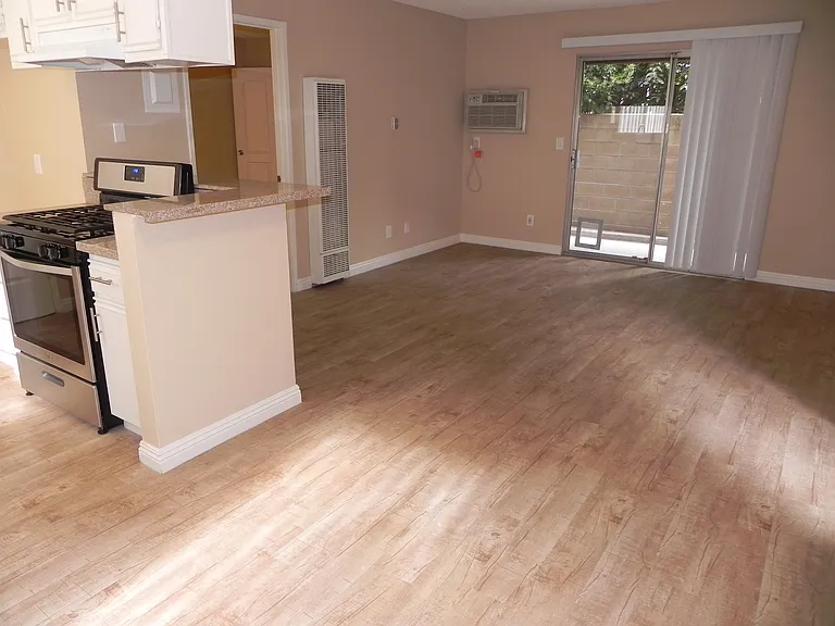 Chapman Villas Apartments — Photo 61