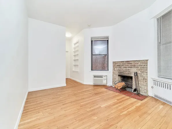 133 East 17th Street image 1 of 5