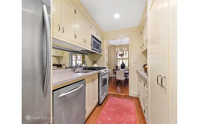 Sold by Douglas Elliman | media 16