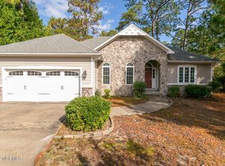 12 Sulky Ln, Pinehurst, NC 28374