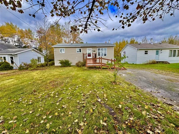135 Grenfell Heights, Grand Falls Windsor, NL A2A2P8