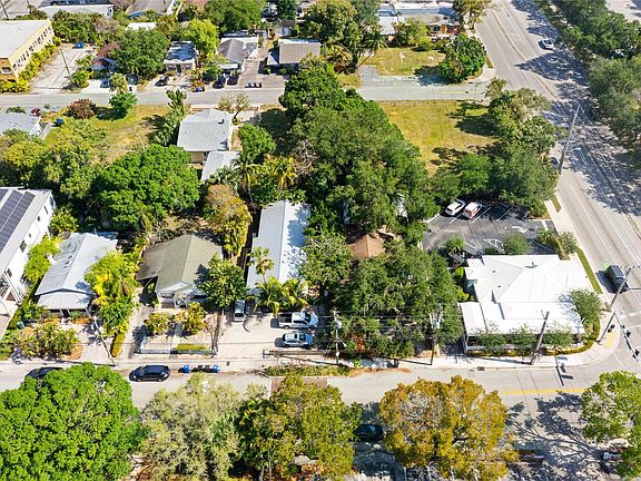 5th image of 711 W Las Olas