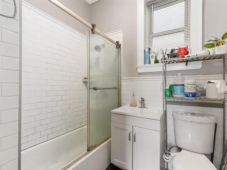673 Summit Ave #2R — Photo 9