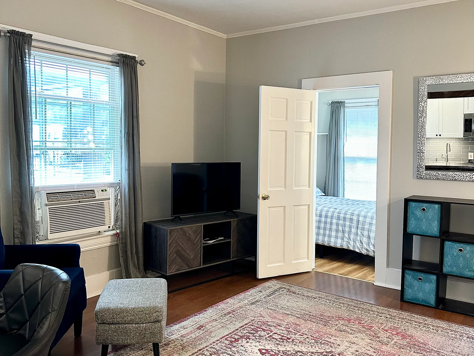 2 bed, 725 sqft, $2,145 — Photo 3