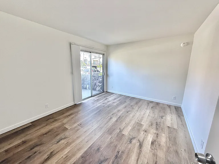 6621 Hazeltine Ave #1 — Photo 12