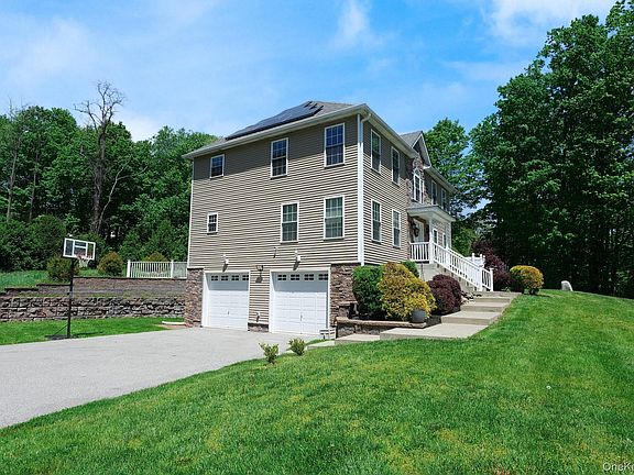 3rd image of 94 Robinson Lane