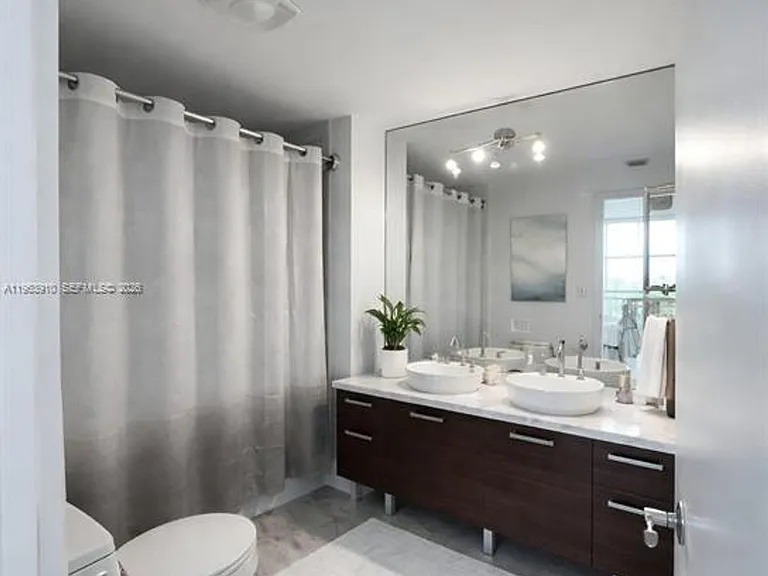 253 NE 2nd St #433 — Photo 5