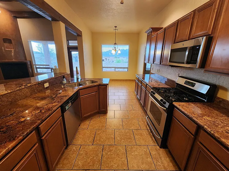 2105 San Patricio Loop — Photo 12