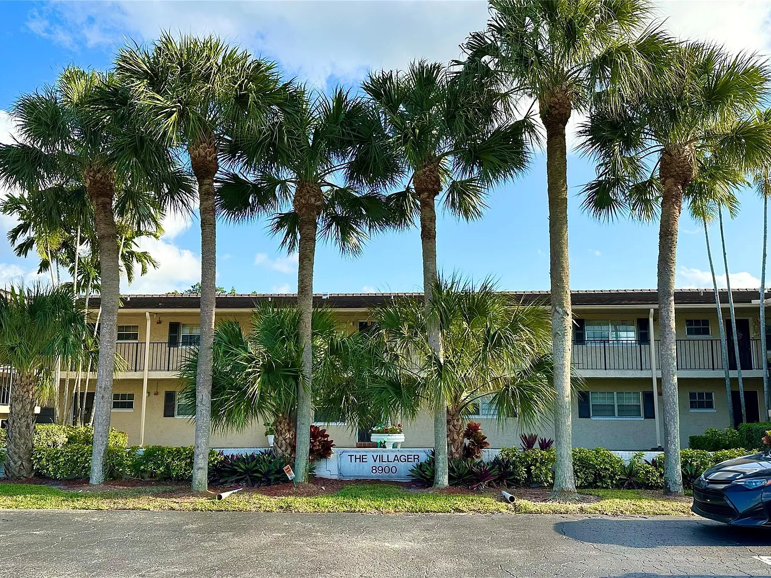 2 bed, 2.0 bath, 1260 sqft, $1,950 — Photo 2