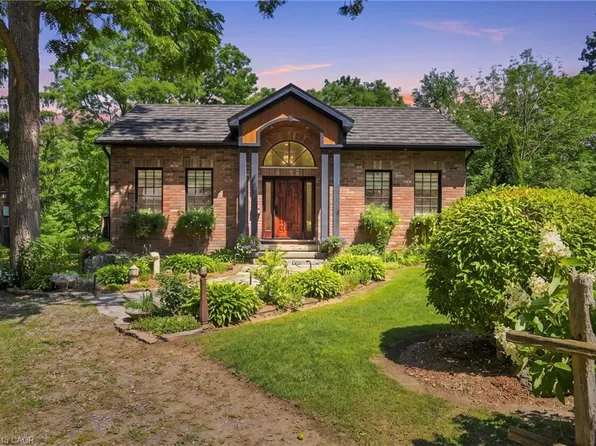 376 Moxley Rd, Flamborough, ON L9H 5L5
