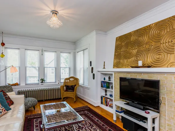 3002 N Albany Ave #2, Chicago, IL 60618