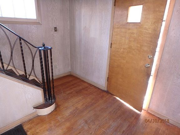 2nd image of 610 Gordon Ave