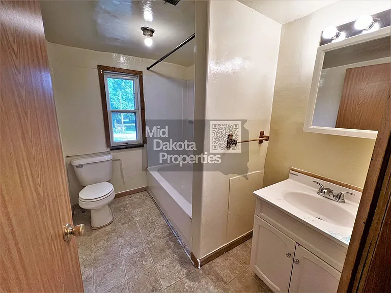 504 W 2nd Ave — Photo 20