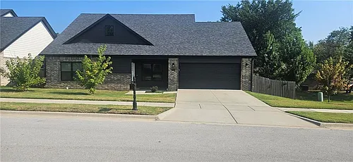 310 W Kinniburgh Dr Photo 1