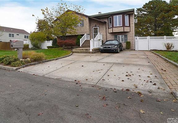 3rd image of 45 Burleigh Dr