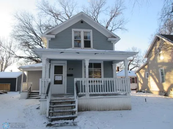 814 7th St N, Fargo, ND 58102