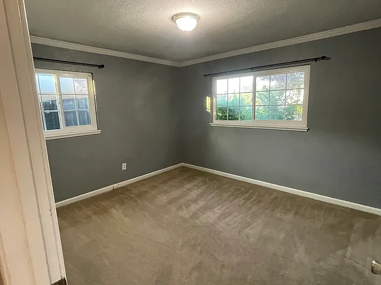 1010 Westway Dr — Photo 9