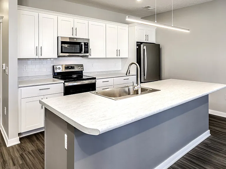 Deerfield Apartments & Chateaus — Photo 27