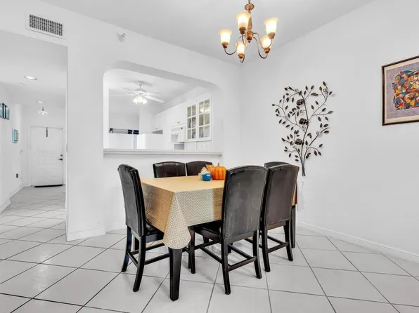 7623 Southampton Terrace #211, Tamarac, FL 33321