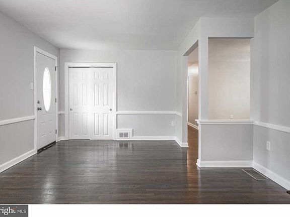 3rd image of 22 Oakview Ave