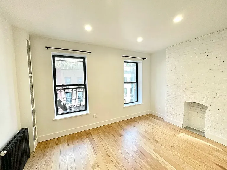 216 W 22nd St #3FE — Photo 3