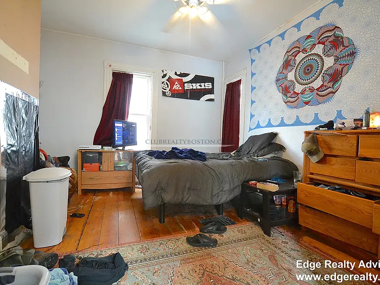 28 Highgate St — Photo 11