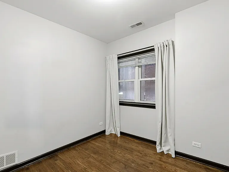 619 N Racine Ave #1 — Photo 4