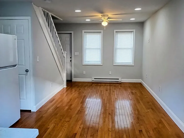 1224 Clover Ln — Photo 5