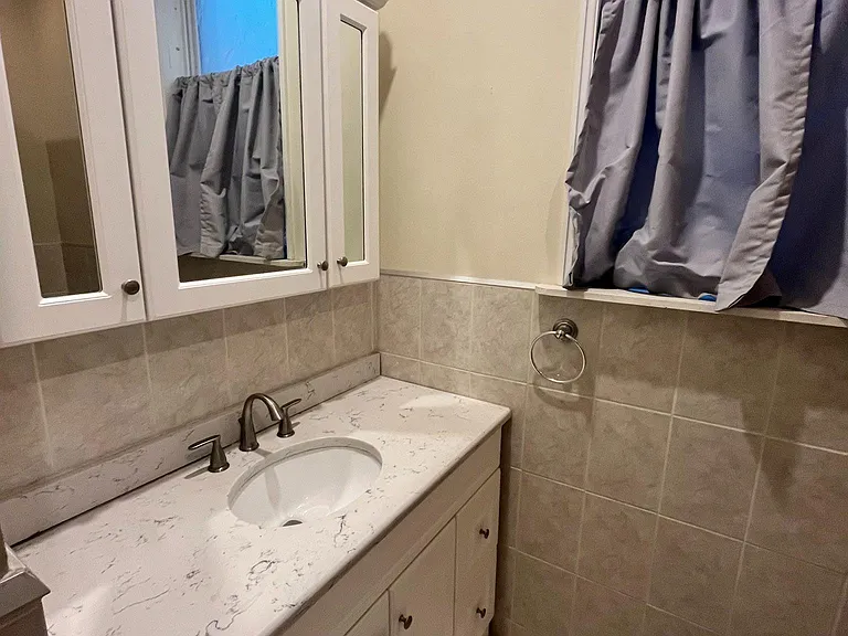 252 S 23rd St #1F — Photo 4