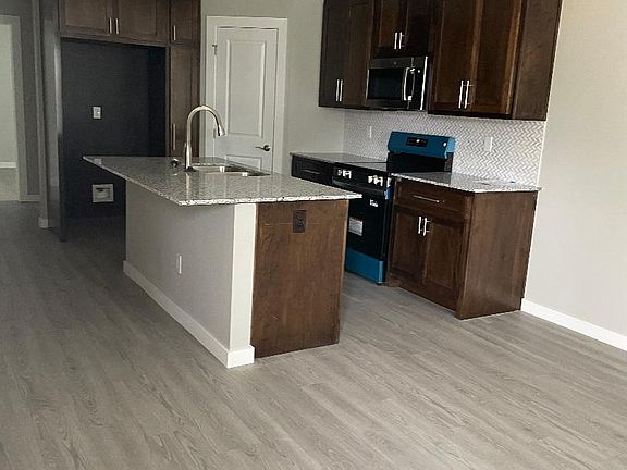 Kitchen (South view)