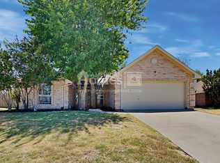 1142 Starling Cir, Midlothian, TX 76065