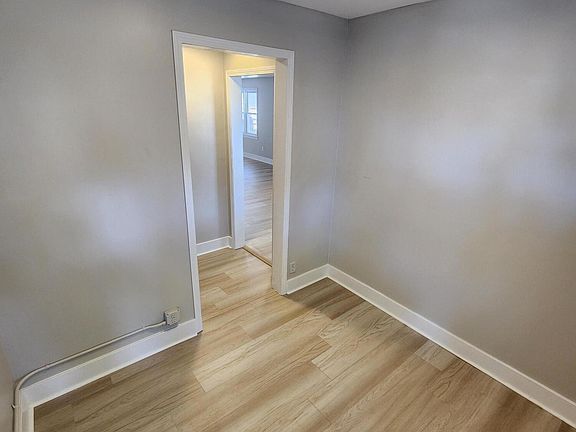 2nd image of 1542 Fischrupp Ave