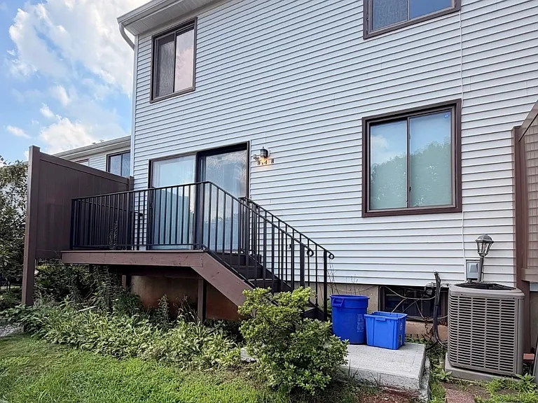 914 Merritt Dr #B — Photo 10