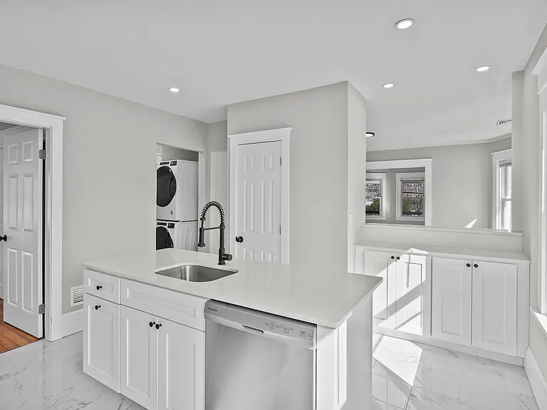 460 Eaton St #1 — Photo 7