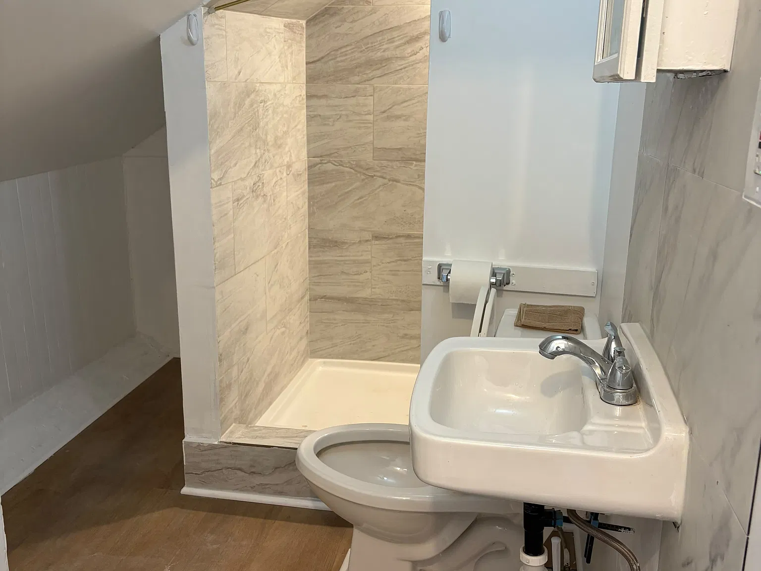 2 bed, 700 sqft, $950 — Photo 3