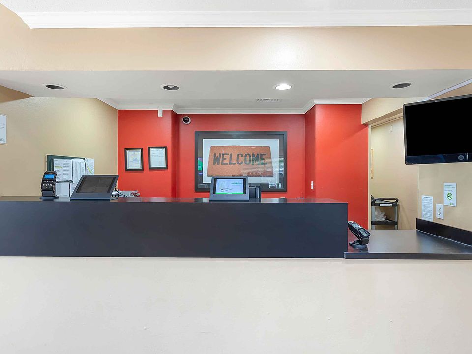 Lobby and Guest Check-in