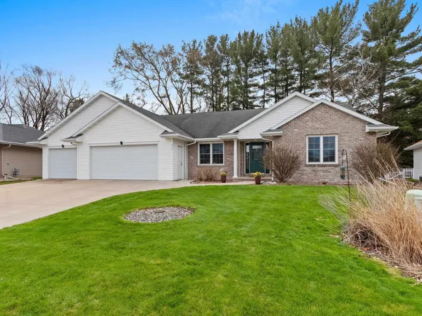 435 Meadow Wind Dr, Green Bay, WI 54311