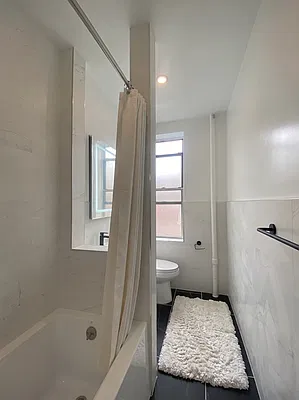 Bathroom, photo 1