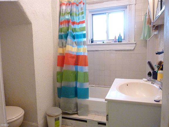 Bathroom(9 Benson Street #3)
