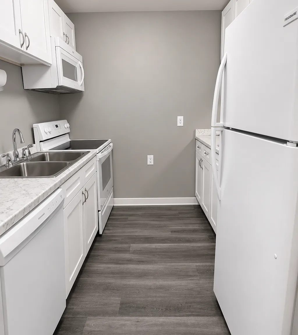 Salem Crown Apartments - 3H — Photo 4